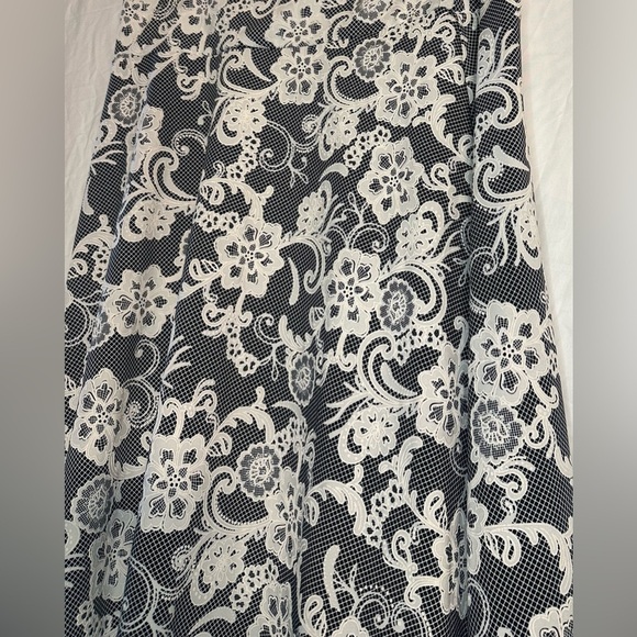 Ashley Blue Women’s Knee Length Skirt Size Large - Picture 2 of 10